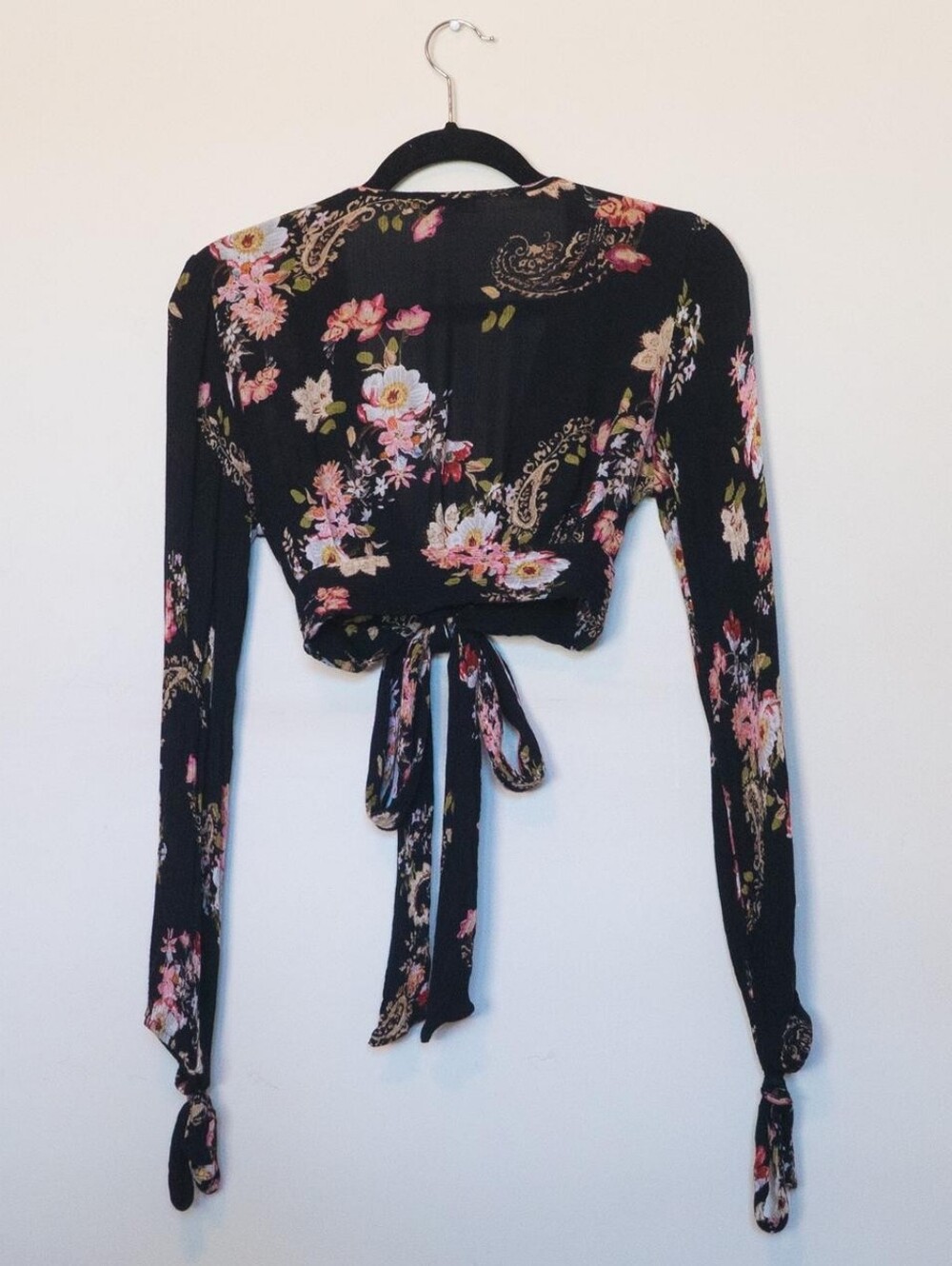 Patrons of Peace Floral Tie Front Blouse Small - Picture 3 of 6